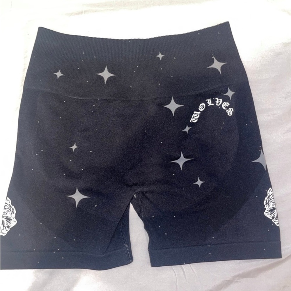 Darc Sport black starry night seamless scrunch shorts small